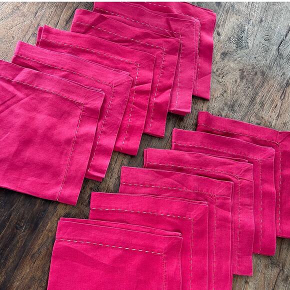 Kim Seybert Set of 12 Red Linen Napkins with Gold Running Stitch - Picture 5 of 7